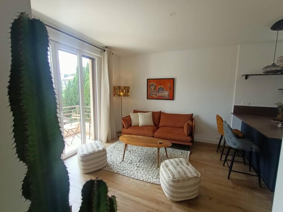 The Chic Liberation Apartment *